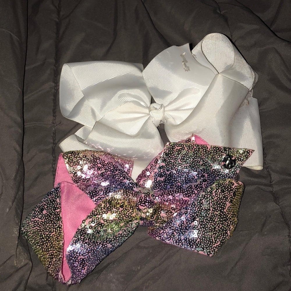 Jojo bows